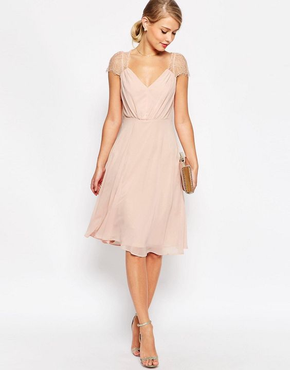 Leichtes gefüttertes Kleid