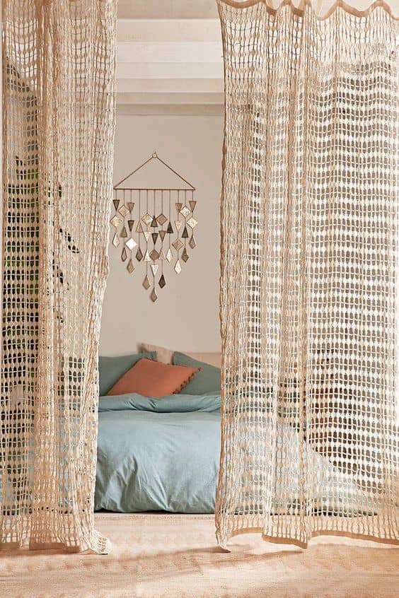 Cortinados boémios em fibra natural
