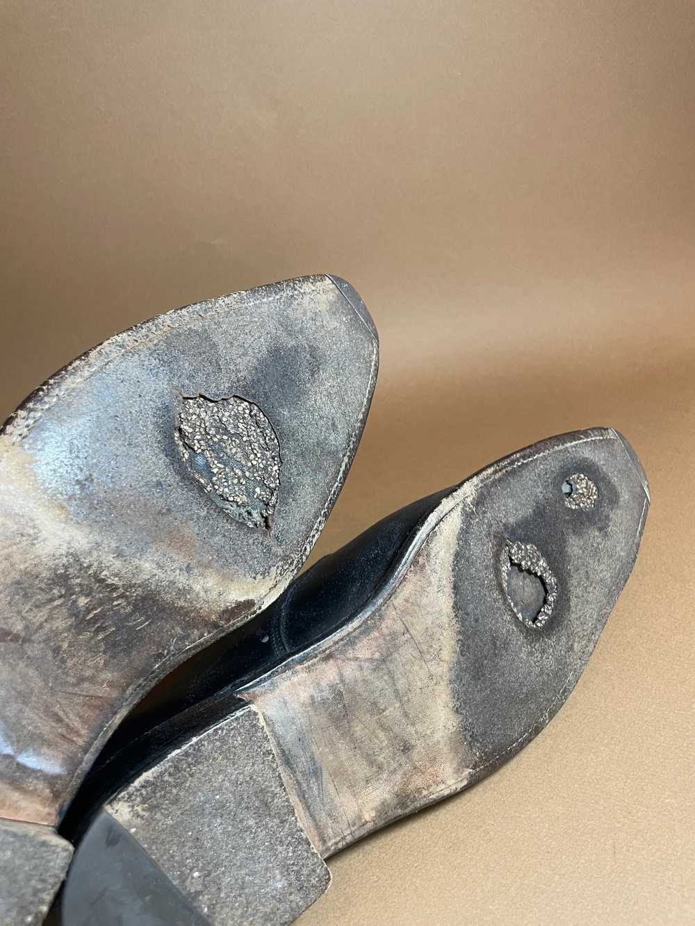 Wie wechselt man die Sohle und die Kufen von Straßenschuhen?